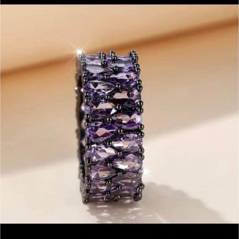 Hematite finish blue sapphire crystal ring size 8 HRTDB1
